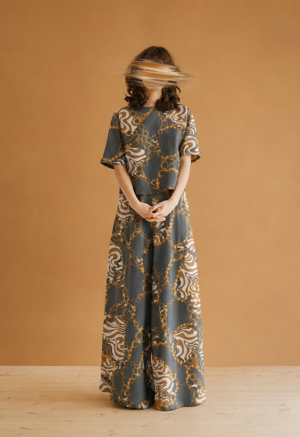 2 PIECE-Gilded Currents